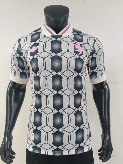 25-26 Juventus retro-style soccer jersey